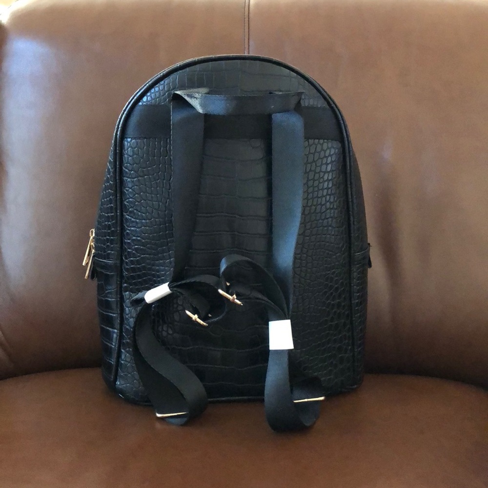 Back pack - Picture 3 of 3